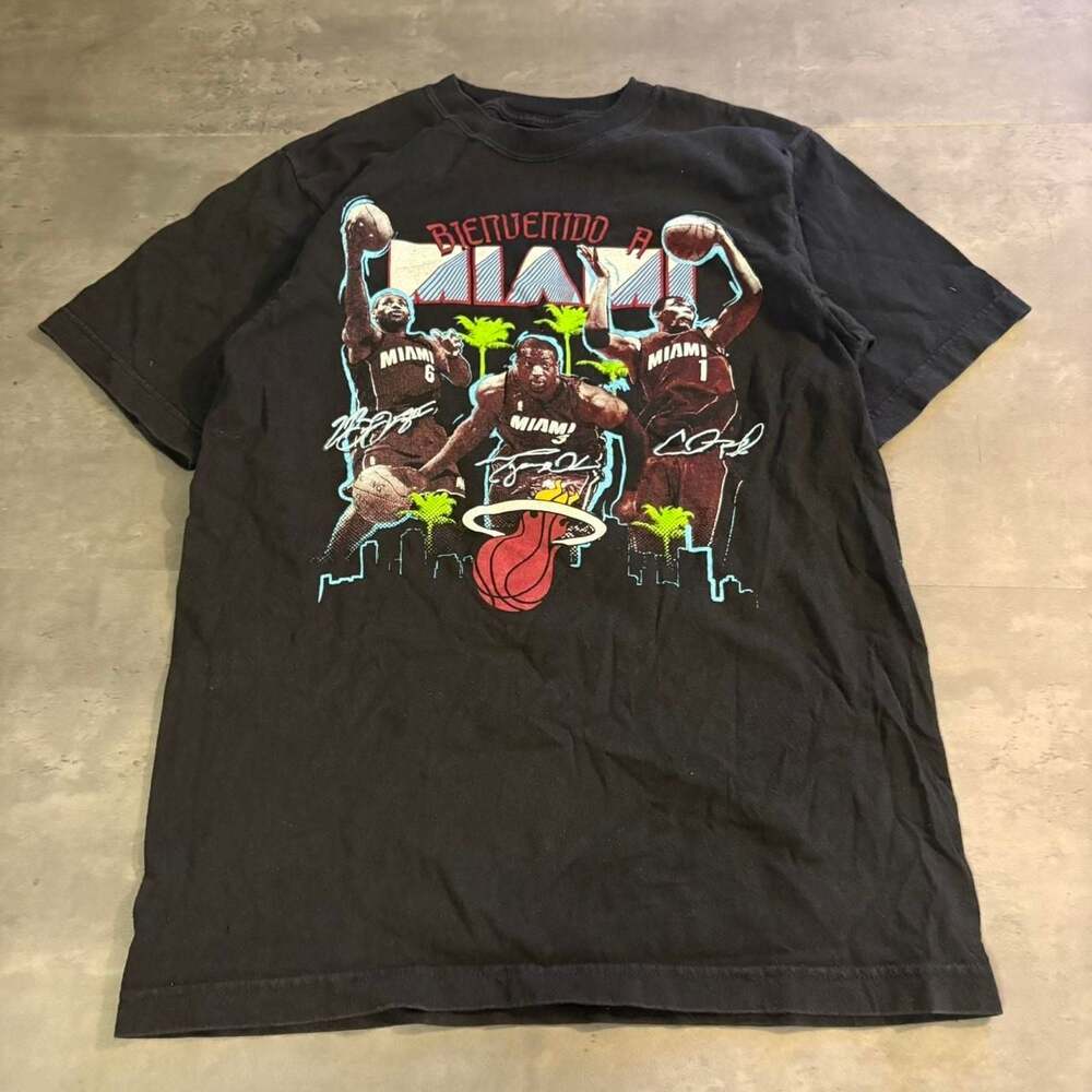 Adidas Miami Heat Bienvenido a Miami Graphic T-Shirt XL